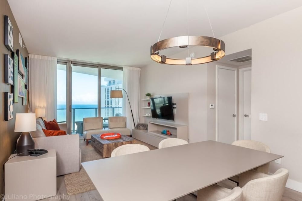 Hyde Beach Luxury resort 2 Bedroom Condo by RedAwning - photo 16