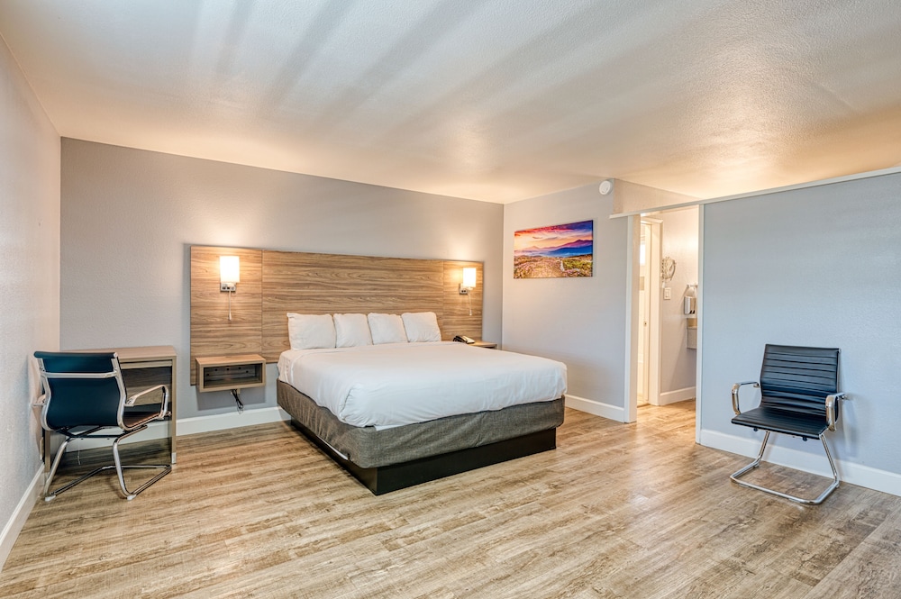 Vagabond Inn San Luis Obispo - photo 16