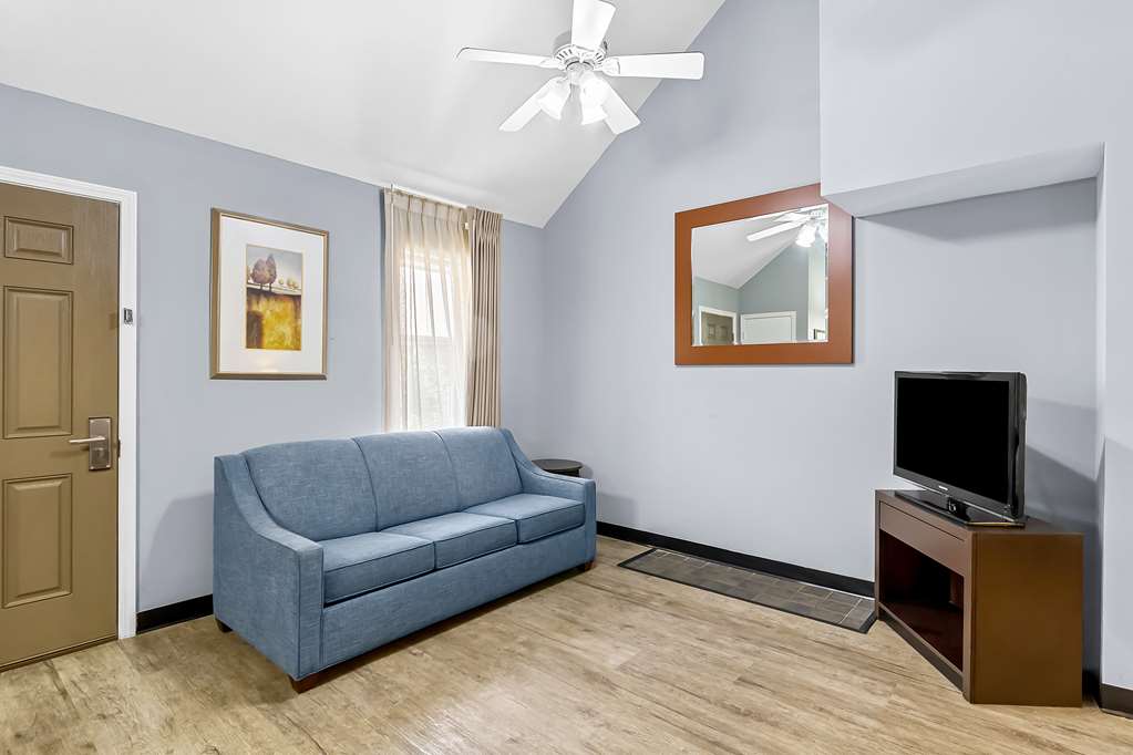 SureStay Studio by Best Western Pensacola - photo 16