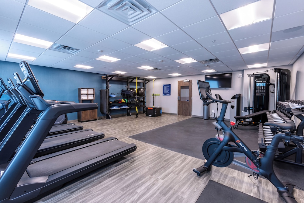 Hampton Inn & Suites by Hilton Bakersfield Central - photo 42