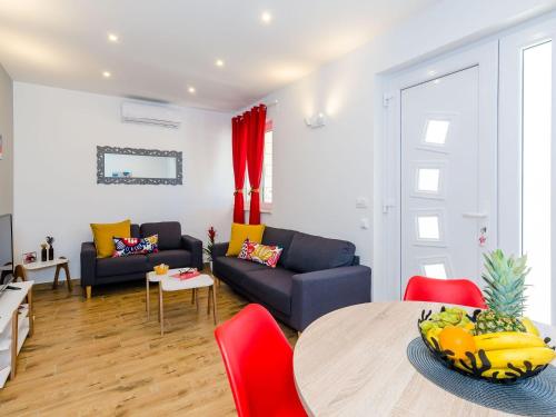 Apartment Moon River Two Bedroom Apartment with Terrace
