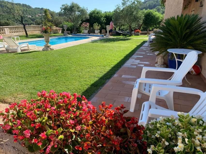 Coatmeur Brunette Jean Marie — 4-Star Luxury Hotel in Cabasse, France