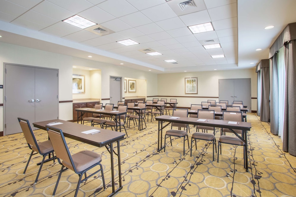 Hampton Inn Philadelphia Voorhees - photo 31