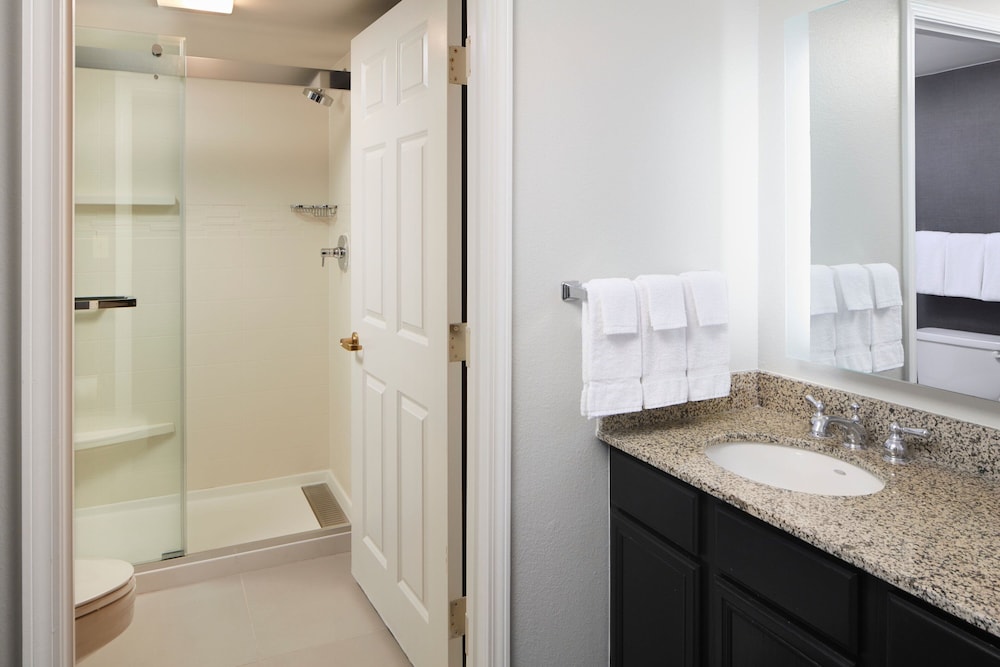 Residence Inn by Marriott Arlington at Rosslyn - photo 12