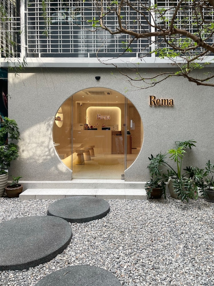 Rema - carbon neutral hotel in Bangkok