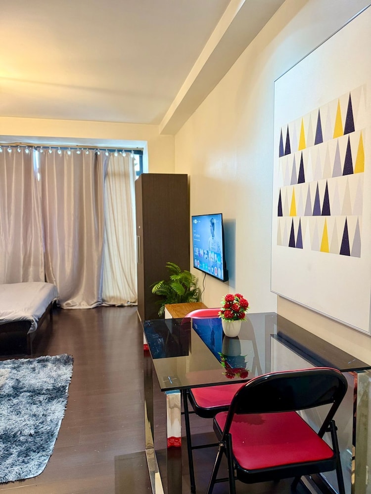 Gramercy Residences Studio w WiFi& Free Pool&Gym — 4-Star Luxury Hotel in Manila, Philippines