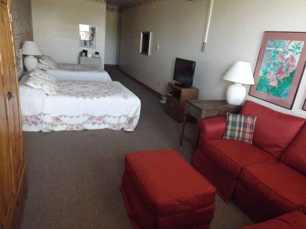 Hermanns European Inn - photo 6