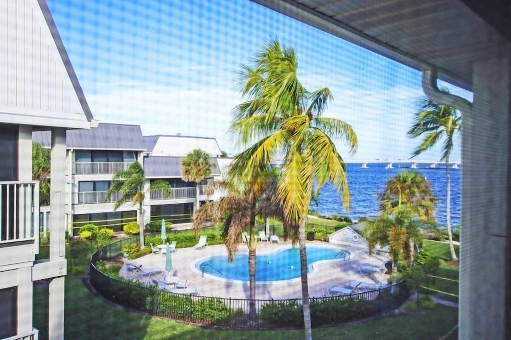 Mariner Pointe 323 - photo 24