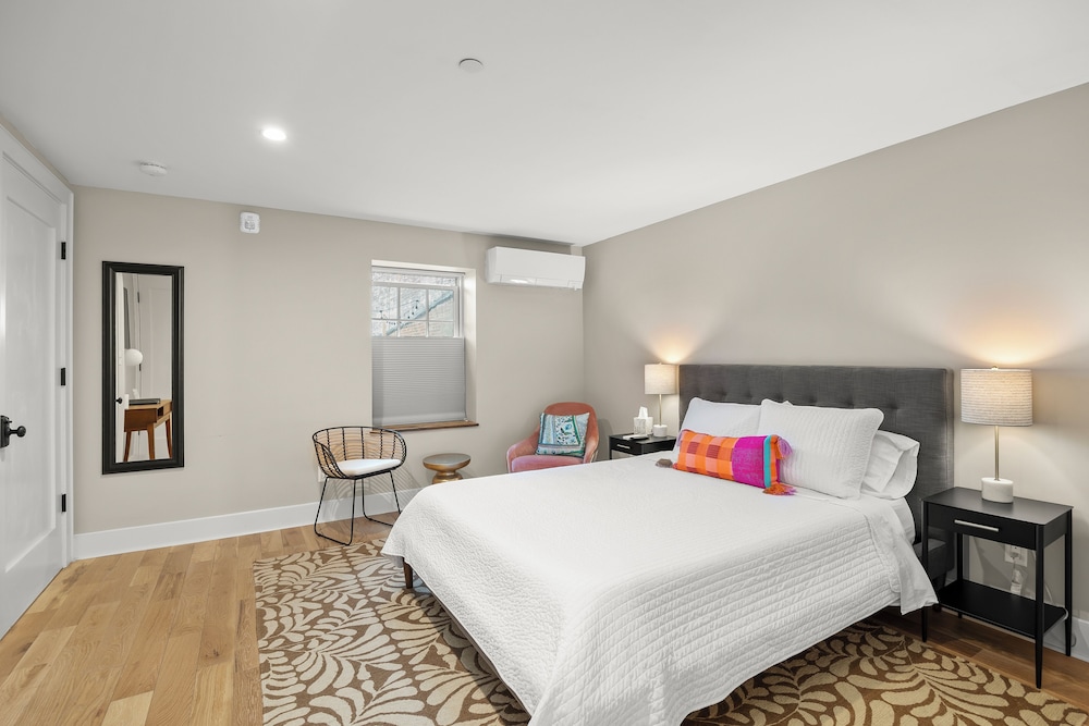 Howard Hotel - photo 10