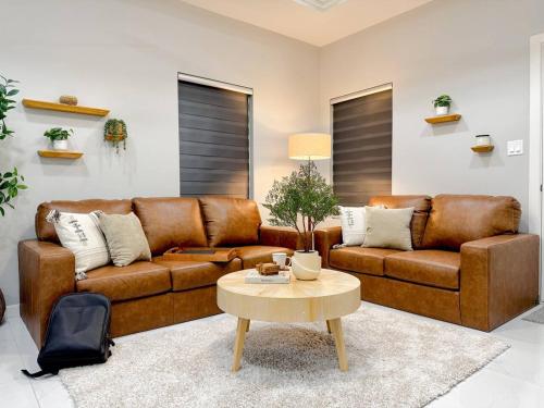 Terracotta Suite — 4-Star Luxury Hotel in Alamo, United States