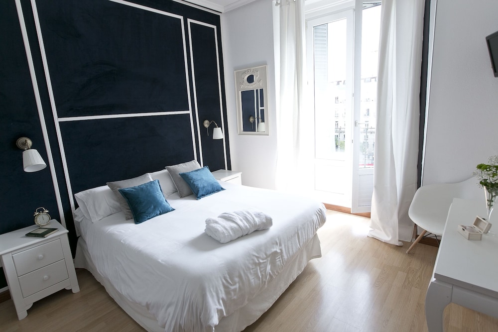 Hostal Vázquez de Mella Madrid hotel