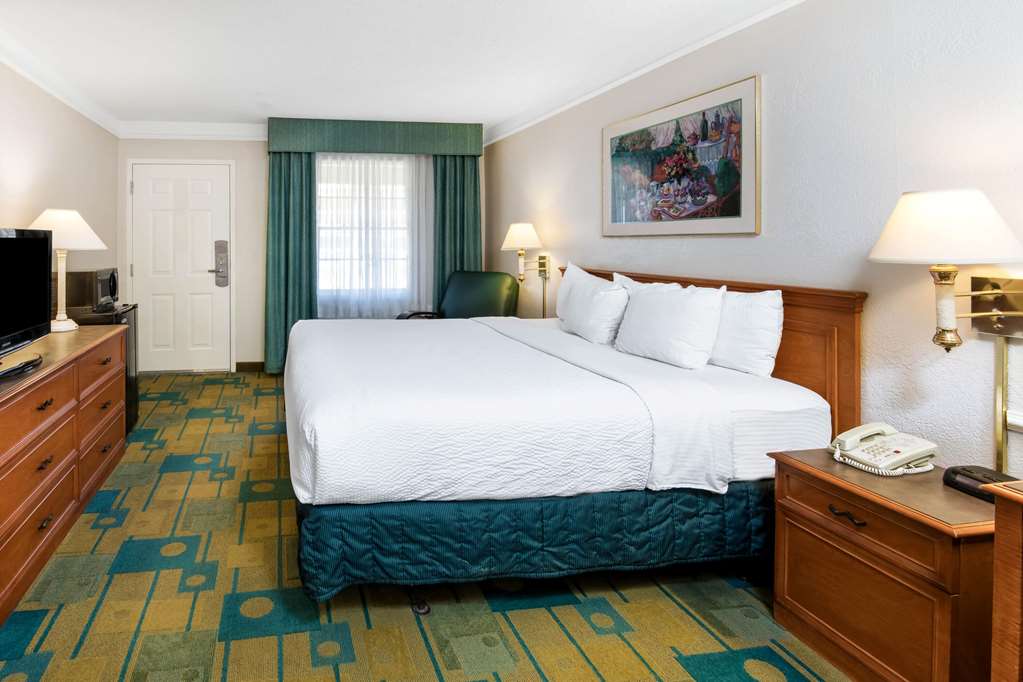 La Quinta Inn By Wyndham IH 10 West San Antonio TX - photo 11