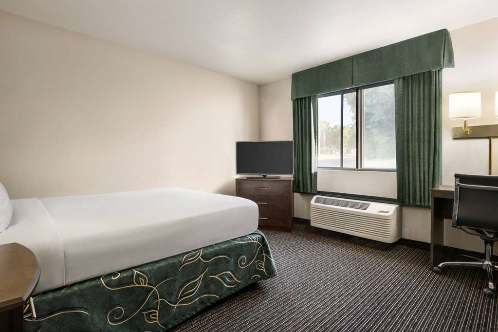 Travelodge by Wyndham Yuma - photo 16