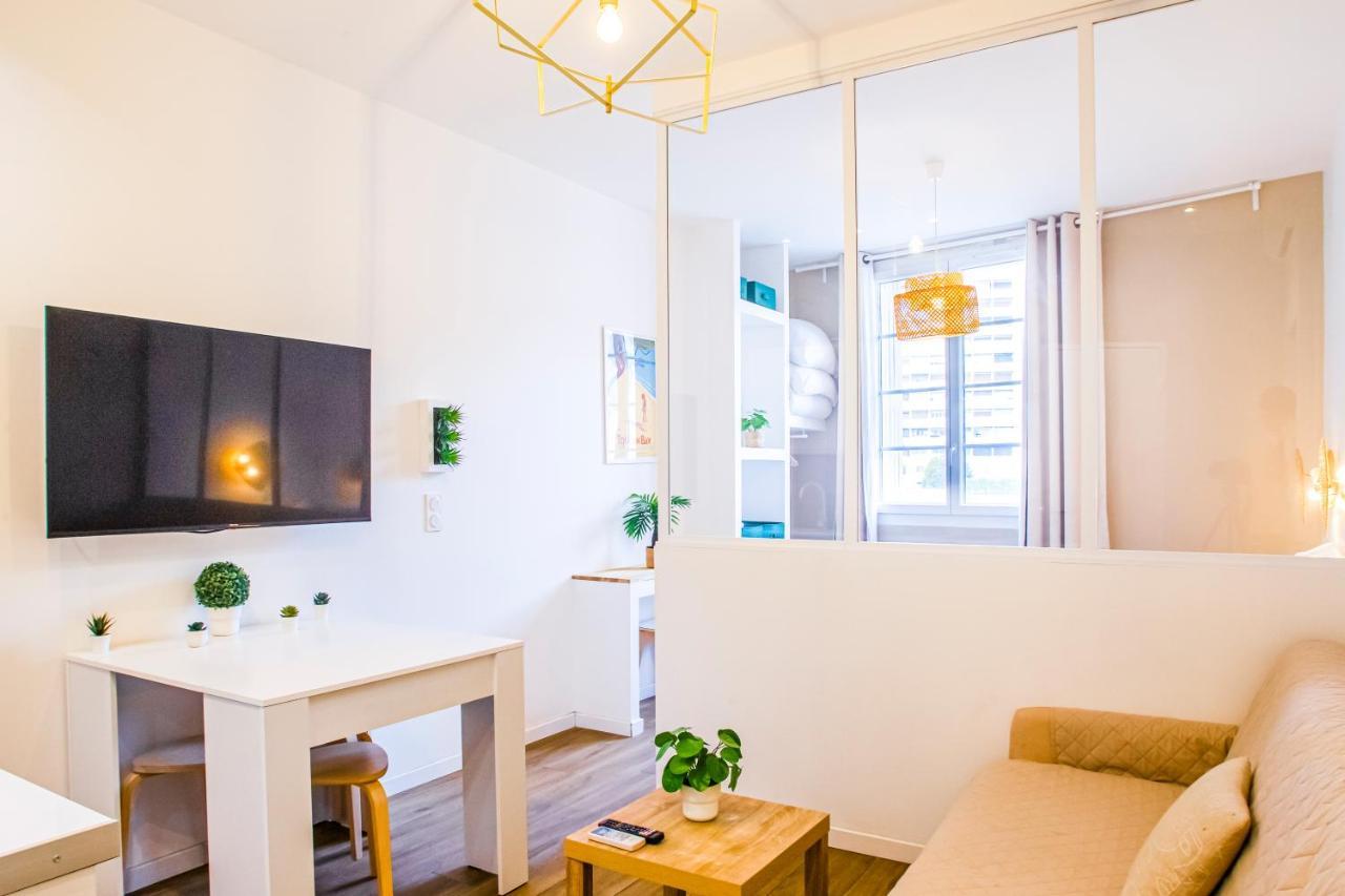 La Cle Studio Clim Wifi Gare Et Port de Toulon in Toulon, France