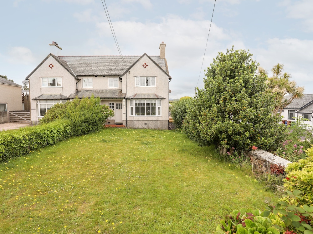 Hillcroft - carbon neutral hotel in Pwllheli