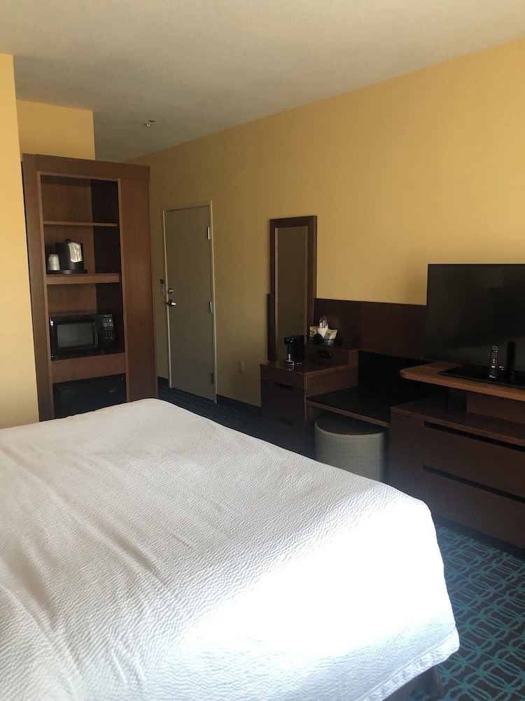 Fairfield Inn & Suites by Marriott Detroit Lakes - photo 9