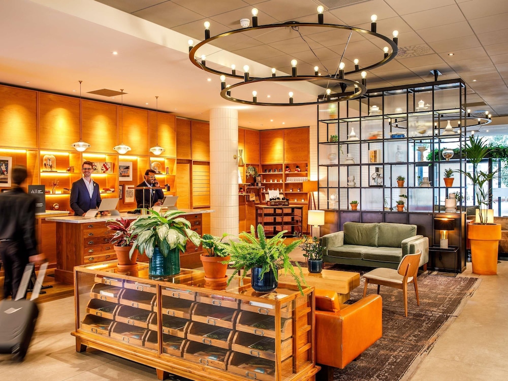 Novotel London Bridge — 4-Star Luxury Hotel in London, United Kingdom