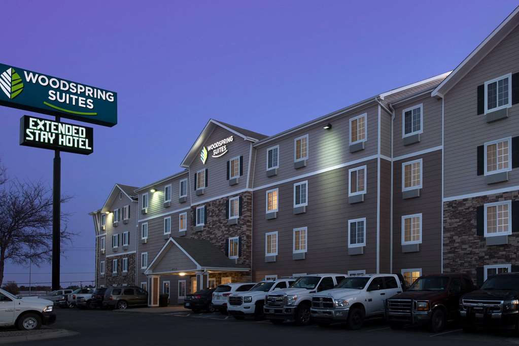 WoodSpring Suites Midland - photo 3