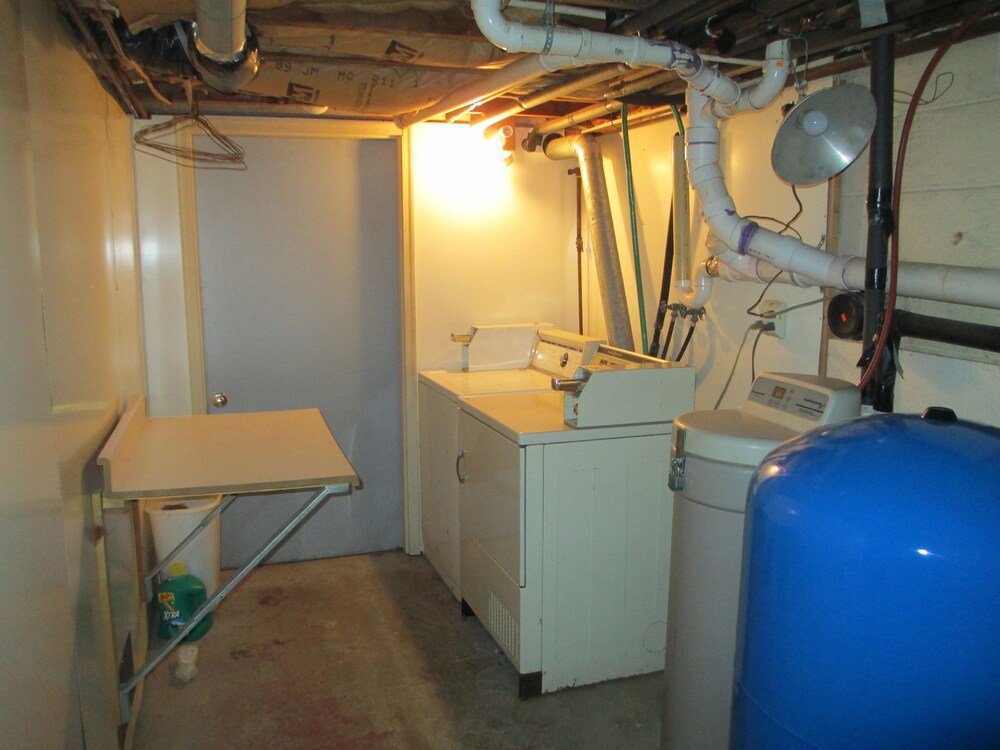 Bad Axe Motel - photo 14
