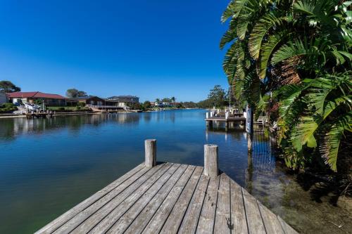 Waterfront Delight on Cater in Sussex Inlet, Australia