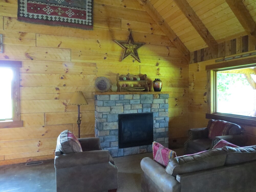 Southern Comfort Lakeside Cabin Resort - photo 22