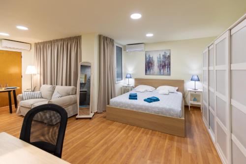 Athens Kyniska Apartments — 4-Star Luxury Hotel in Athens, Greece