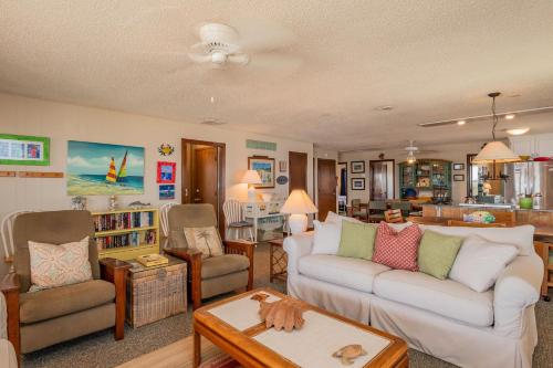 Beach Barracks by Oak Island Accommodations - photo 46