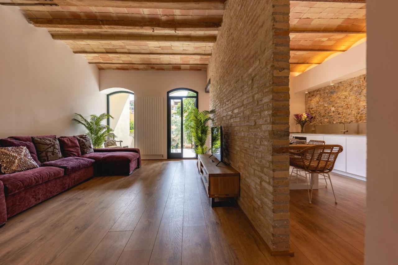 Bravissimo PlaA a de la IndependA ncia Garden View with large terrace — carbon neutral stay, Girona