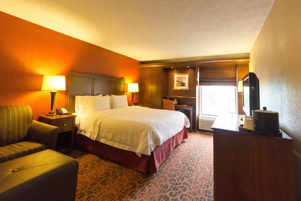 Hampton Inn Columbus South - photo 9