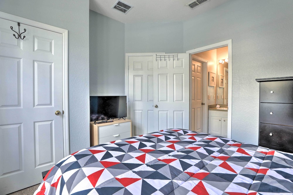 Resort Townhome w Splash Pool 7 Mi to Disney - photo 17