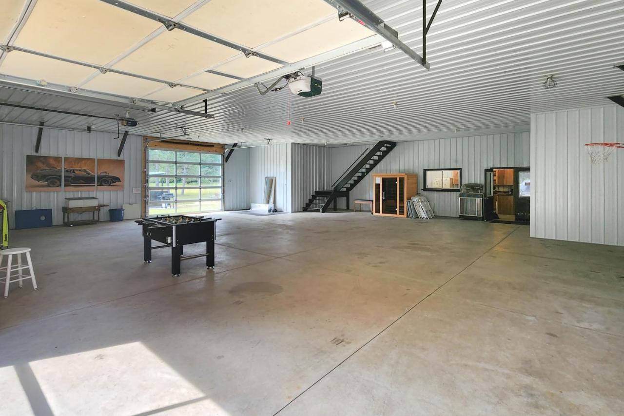 Moe's Vineyard Barndominium - last minute hotel in Unknown City