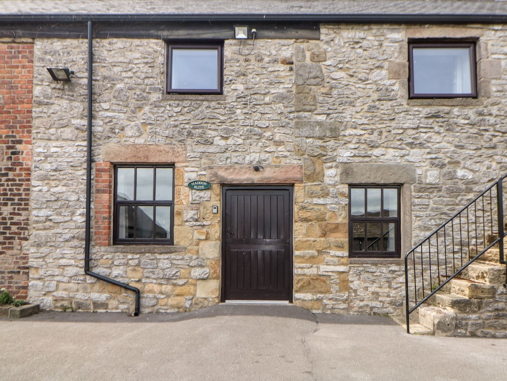 Haddon Cottage — 4-Star Luxury Hotel in Bakewell, United Kingdom