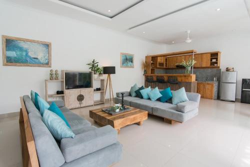 Stylish Three Bedroom Villa Near Atlas Beach Club & Beach. — 4-Star Luxury Hotel in Canggu, Indonesia