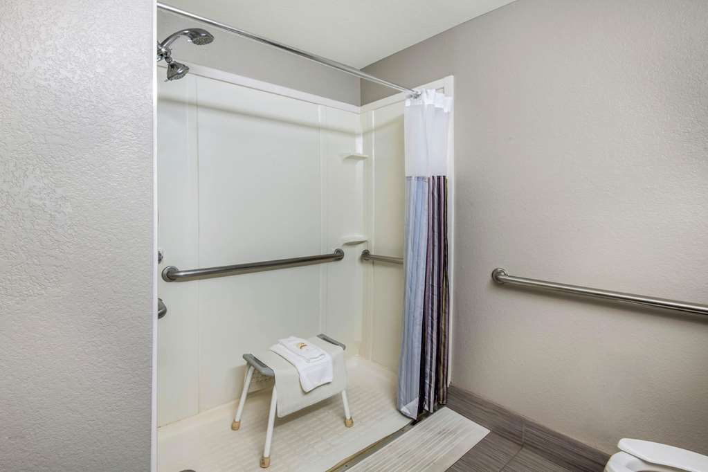 La Quinta Inn by Wyndham San Antonio Brooks City Base - photo 18