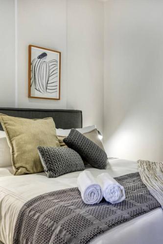 Luxury Mountain View Aparthotel at The Tokyo 12th Floor No Loadshedding — 4-Star Luxury Hotel in Cape Town, South Africa
