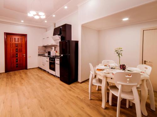 Hermes Apartment