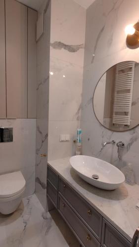 VipWarsawApartments Amber Mennica Residence — 4-Star Luxury Hotel in Warsaw, Poland