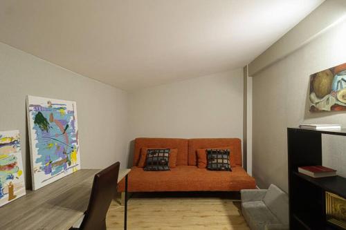 Cosy Central 2 BR Apartment By Wehost