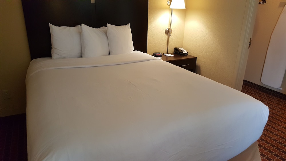 Affordable Suites of America Rogers Bentonville - photo 12