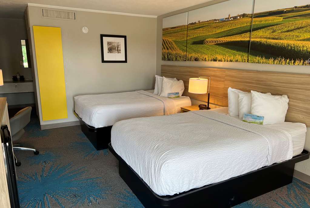 Days Inn by Wyndham Hays - photo 12