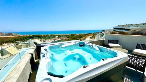 22 Aura Piscina 3 Vistas Al Mar — 4-Star Luxury Hotel in Santa Pola, Spain