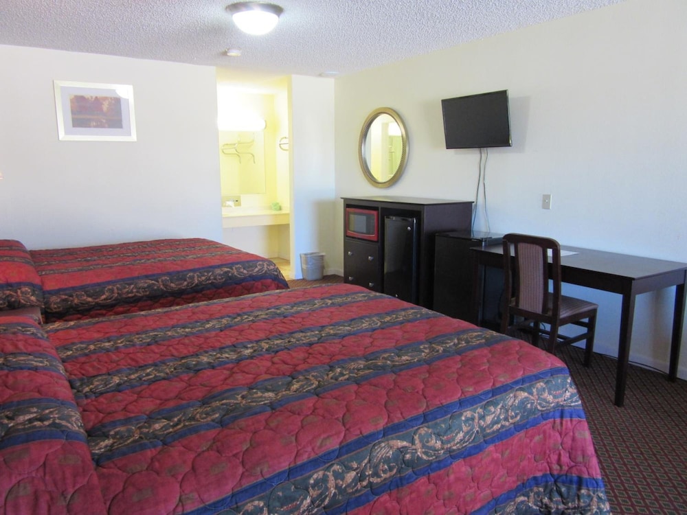 Royal Inn Abilene - photo 13