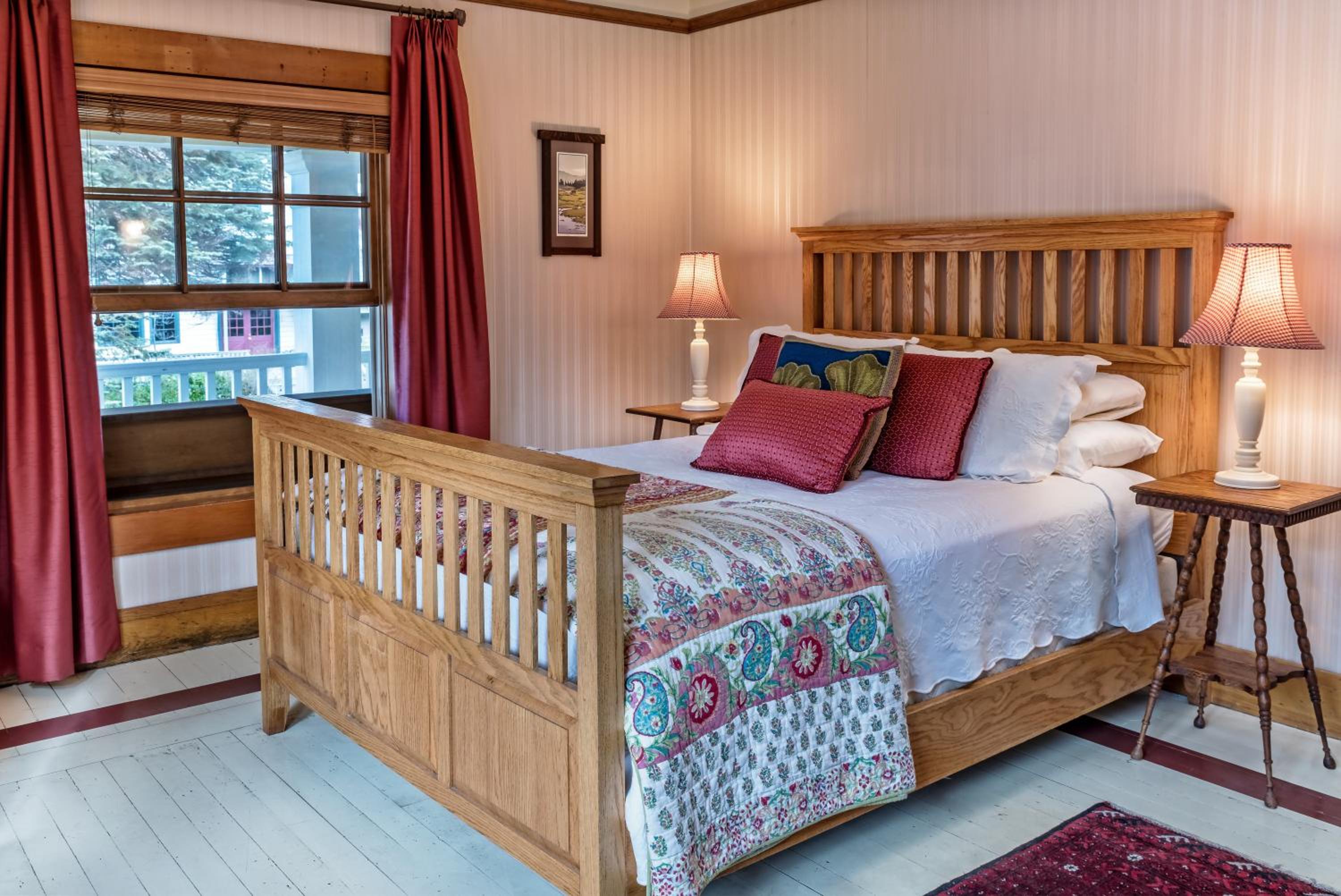 McCloud Hotel - photo 6