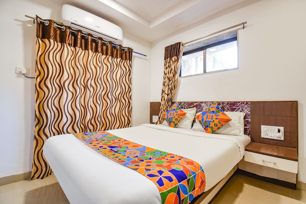 Hotel Whispering Wood — Wai