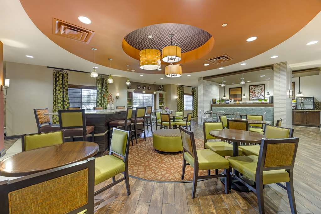 Best Western Plus Tupelo Inn & Suites - photo 30