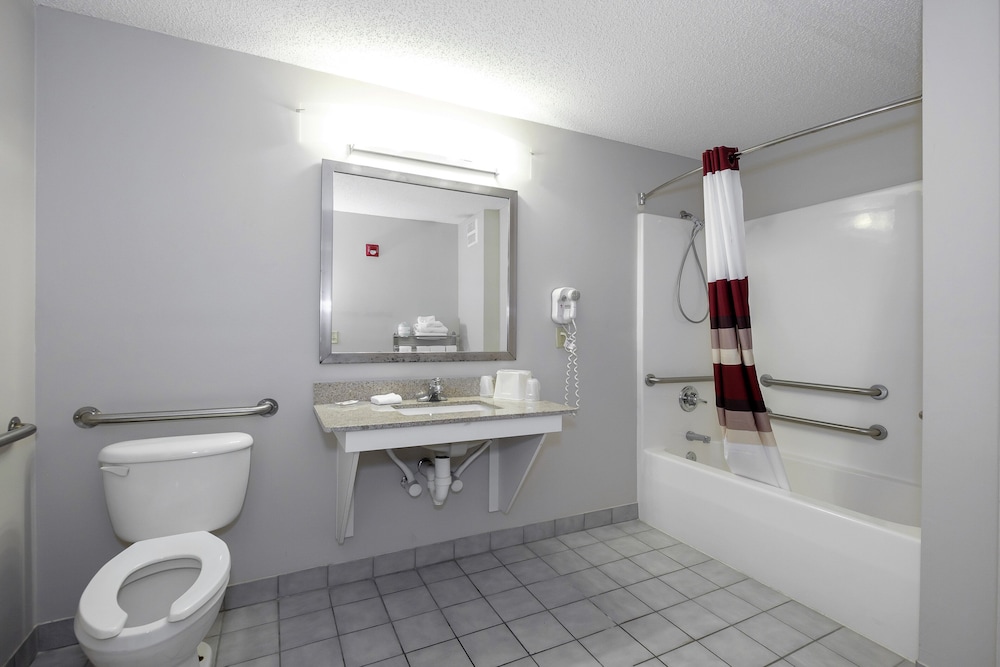 Red Roof Inn Defuniak Springs - photo 17