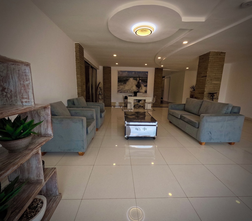 Eldon Suites & Apartment Hotel