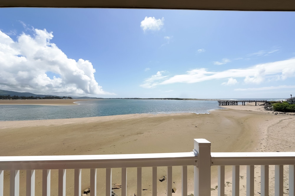 Siletz Bay Beachfront Hotel by OYO Lincoln City - photo 122