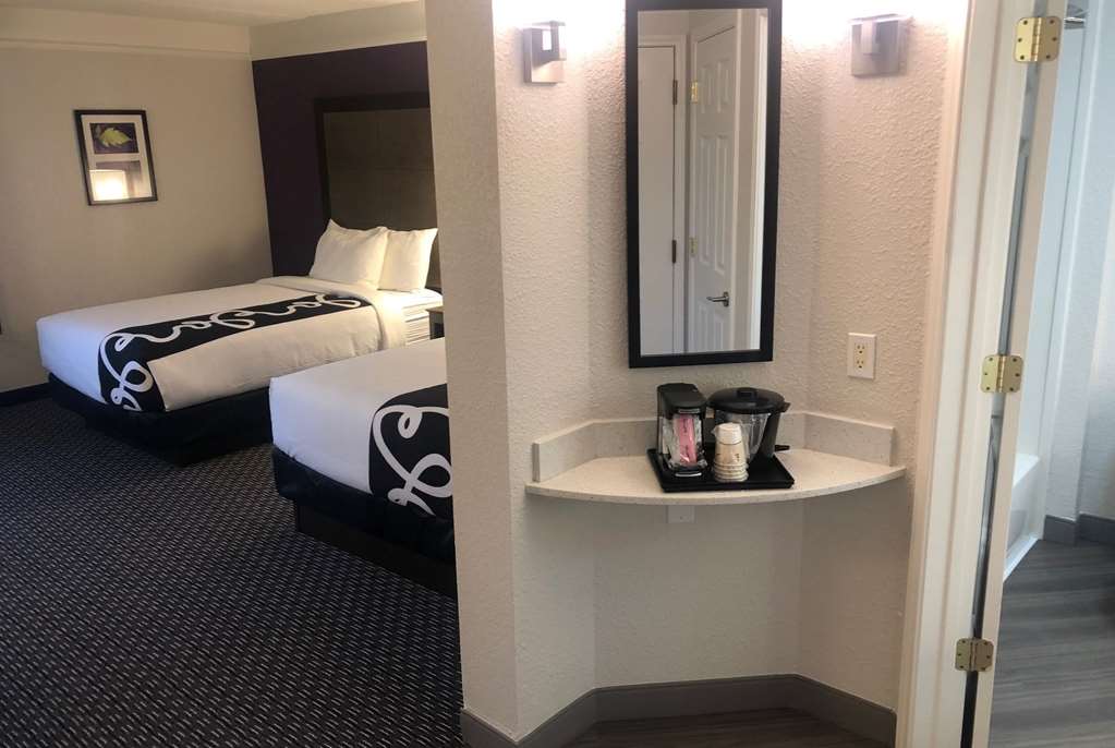 La Quinta Inn & Suites by Wyndham Panama City - photo 8