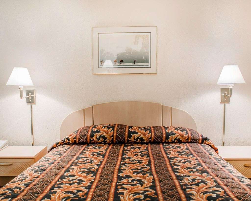 Rodeway Inn Findlay University Area - photo 14